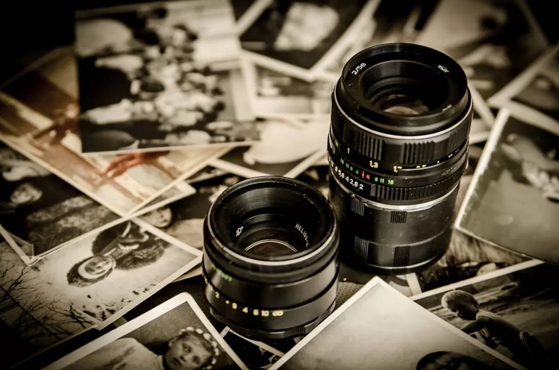 https://pixabay.com/photos/photographs-lenses-photography-256888/
